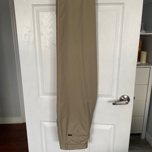 Greg Norman golf pants 33x32 flat front drifit - Picture 1 of 5